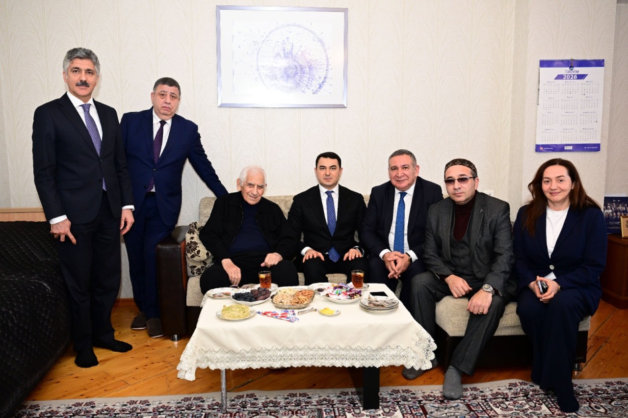 Adil Kərimli Nəriman Həsənzadəni evində ziyarət edib - FOTOLAR